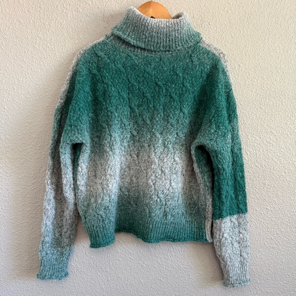 Kut from the Kloth Hailee Gradient Turtleneck Sweater Size Small - Picture 2 of 4